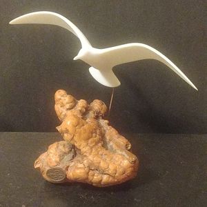 VTG John Perry Plastic Seagull Wired on Driftwood Base Sculpture MCM 1970's